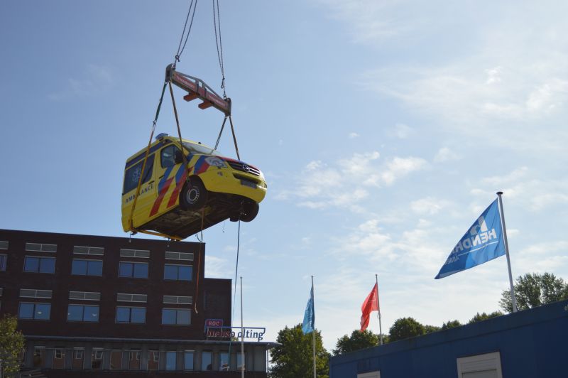 Ambulance de lucht in!